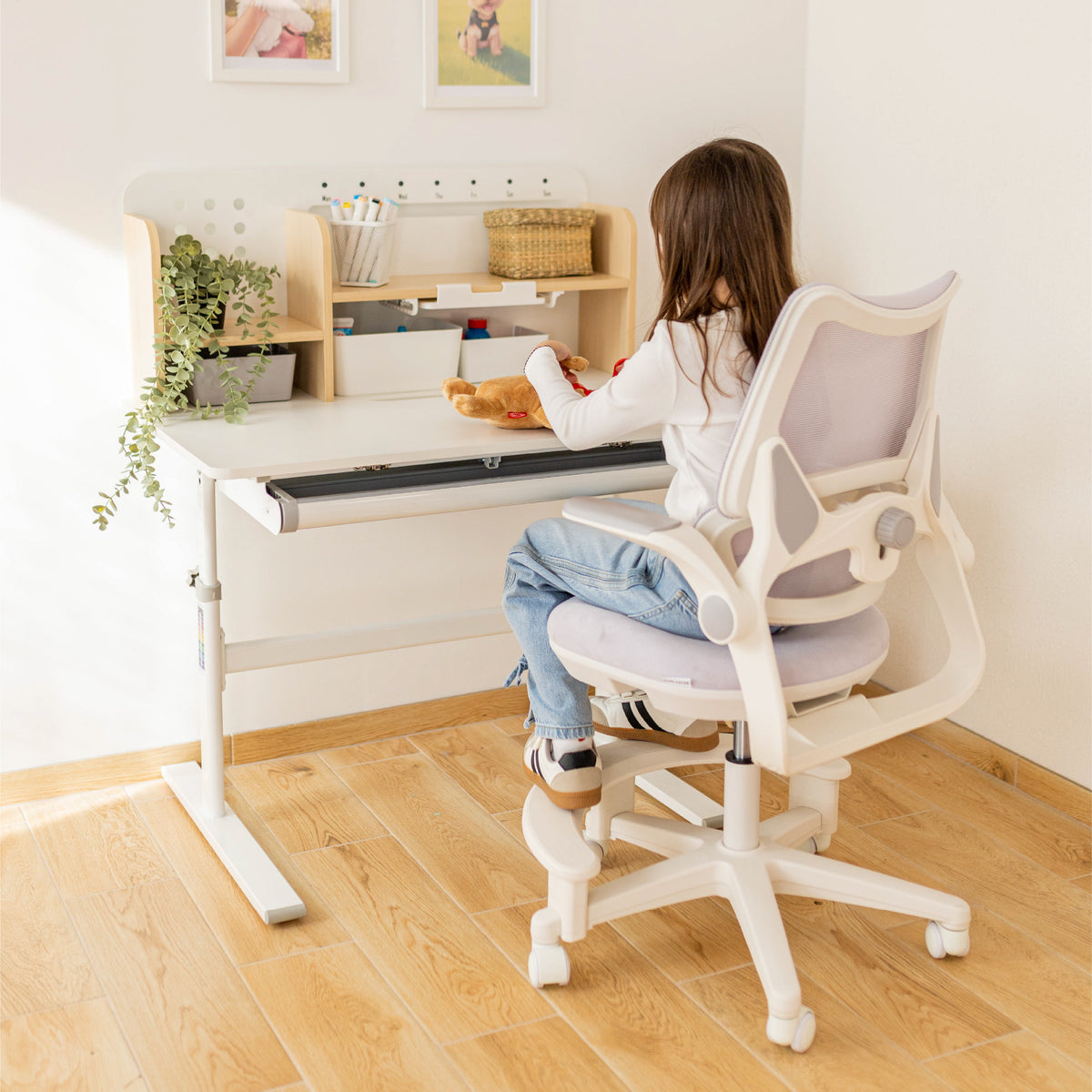 Ergonomischer Kinderschreibtisch Mark Adler Study 5.0 Holz 90 cm