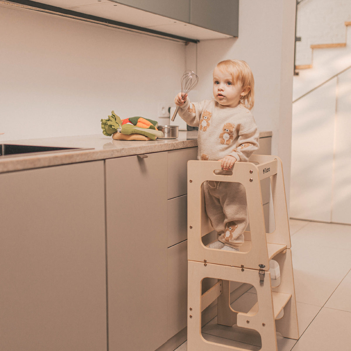 Tulano Mooby 35 Küchen-Sideboard aus Naturholz mit Tischfunktion 